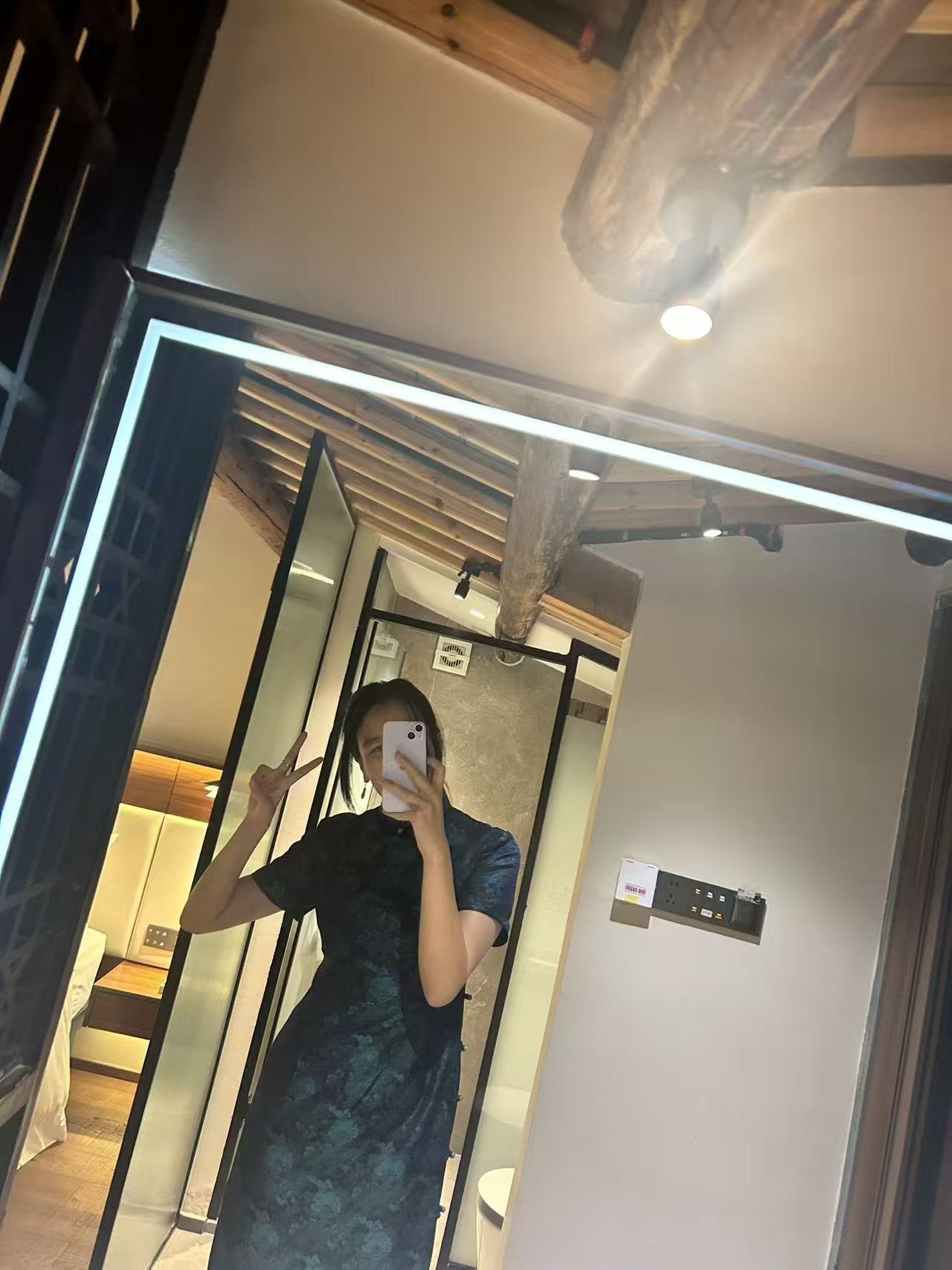 Traditional Chinese Qipao Dress – Perfect for Graduation & Formal Events